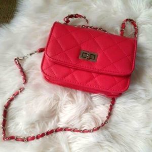 ALYSSA QUILTED MAGENTA CHAIN BRAID STRAP CROSSBODY